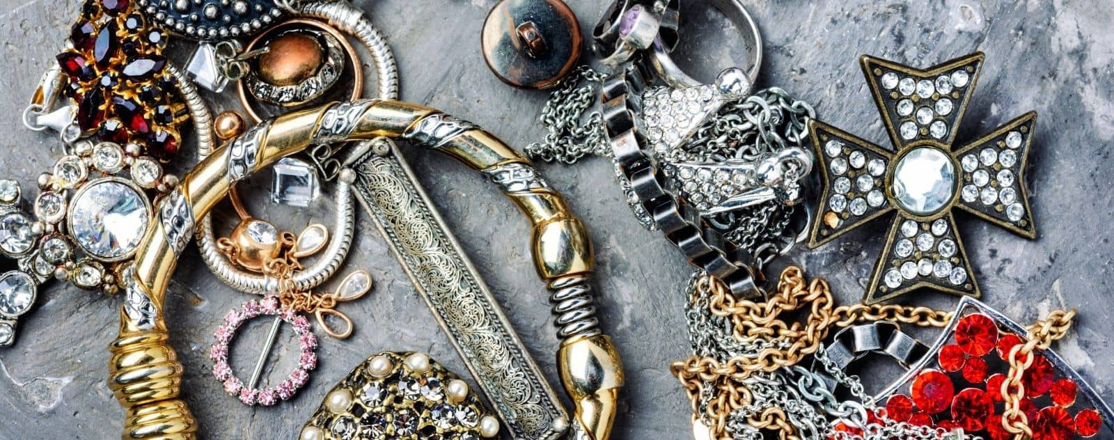 bijoux époque